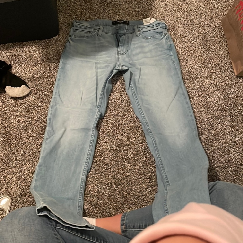 Men’s like new hollister jeans, he just doesn’t wear them
